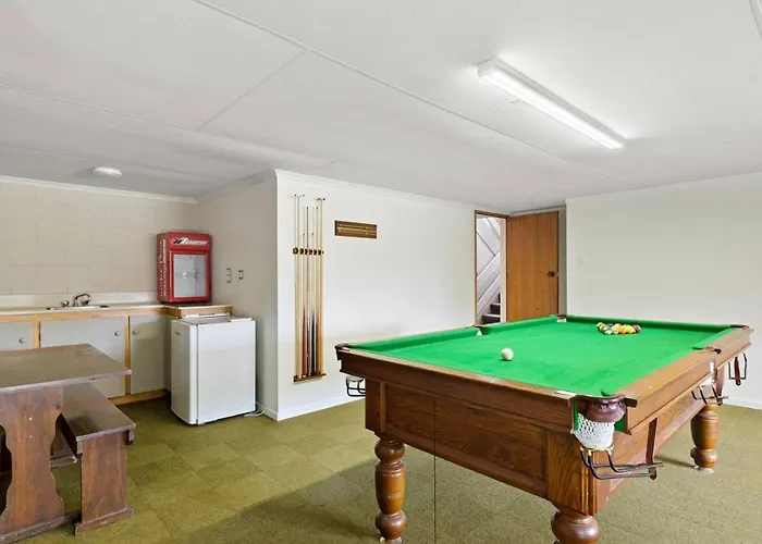 Holiday home View With A Games That Sleeps 8 Wanaka