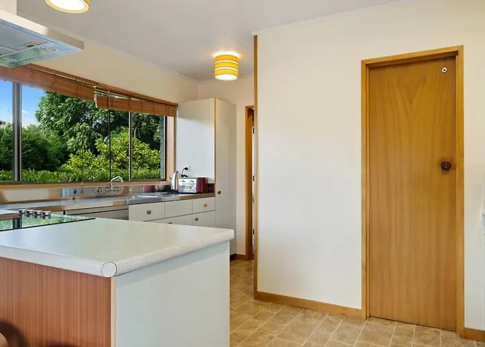 View With A Games That Sleeps 8 Holiday home Wanaka